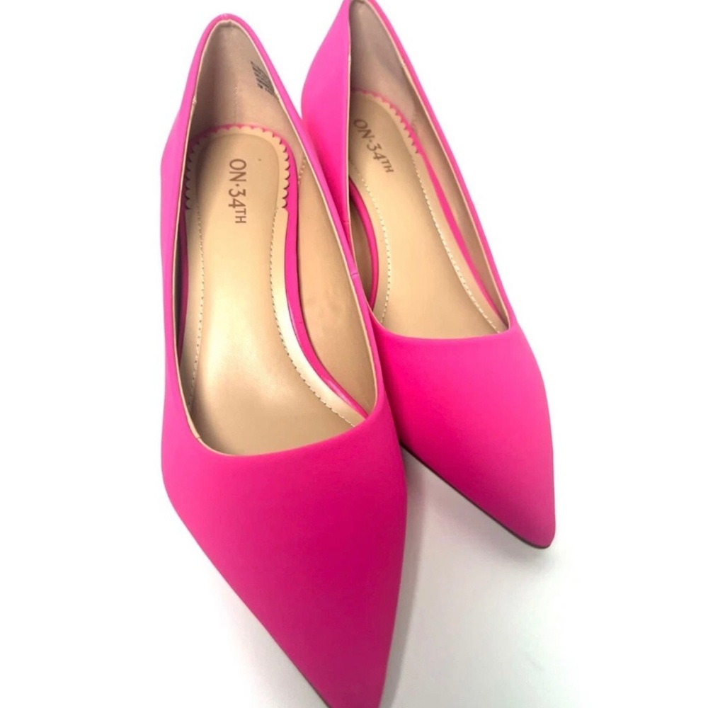 On.34th Pink and Women's Pump Size 7